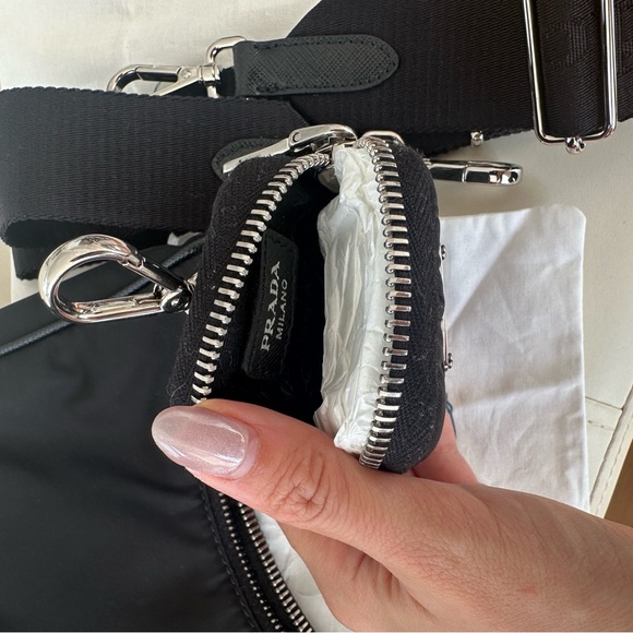Prada Nylon Re-Edition 2025 Shoulder Bag Black - Like New! - Picture 10 of 12